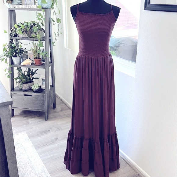 Dresses & Skirts - Burgundy backless maxi dress